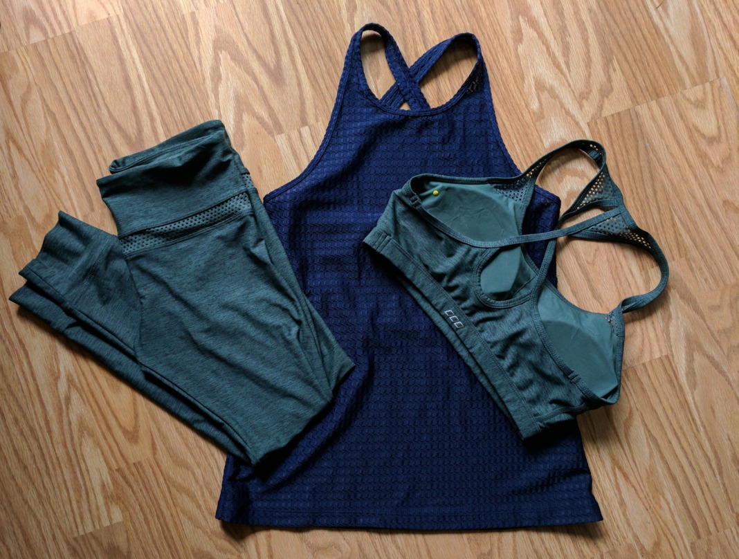 Lorna Jane Review: Flexion Core Ankle Biter Tight, Menda Excel Tank and Flexion Sports Bra